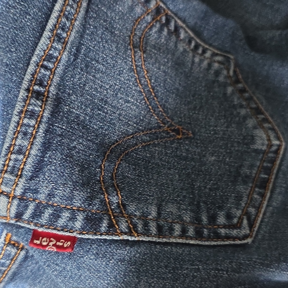 Levi's High Rise Indigo Jeans - Picture 8 of 16